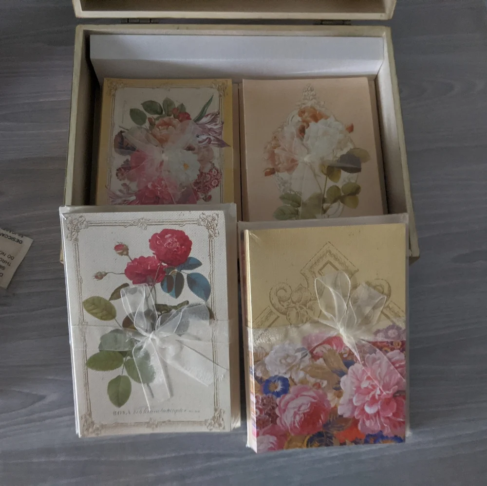 Wooden Box w/ 4 Packs of Notecards